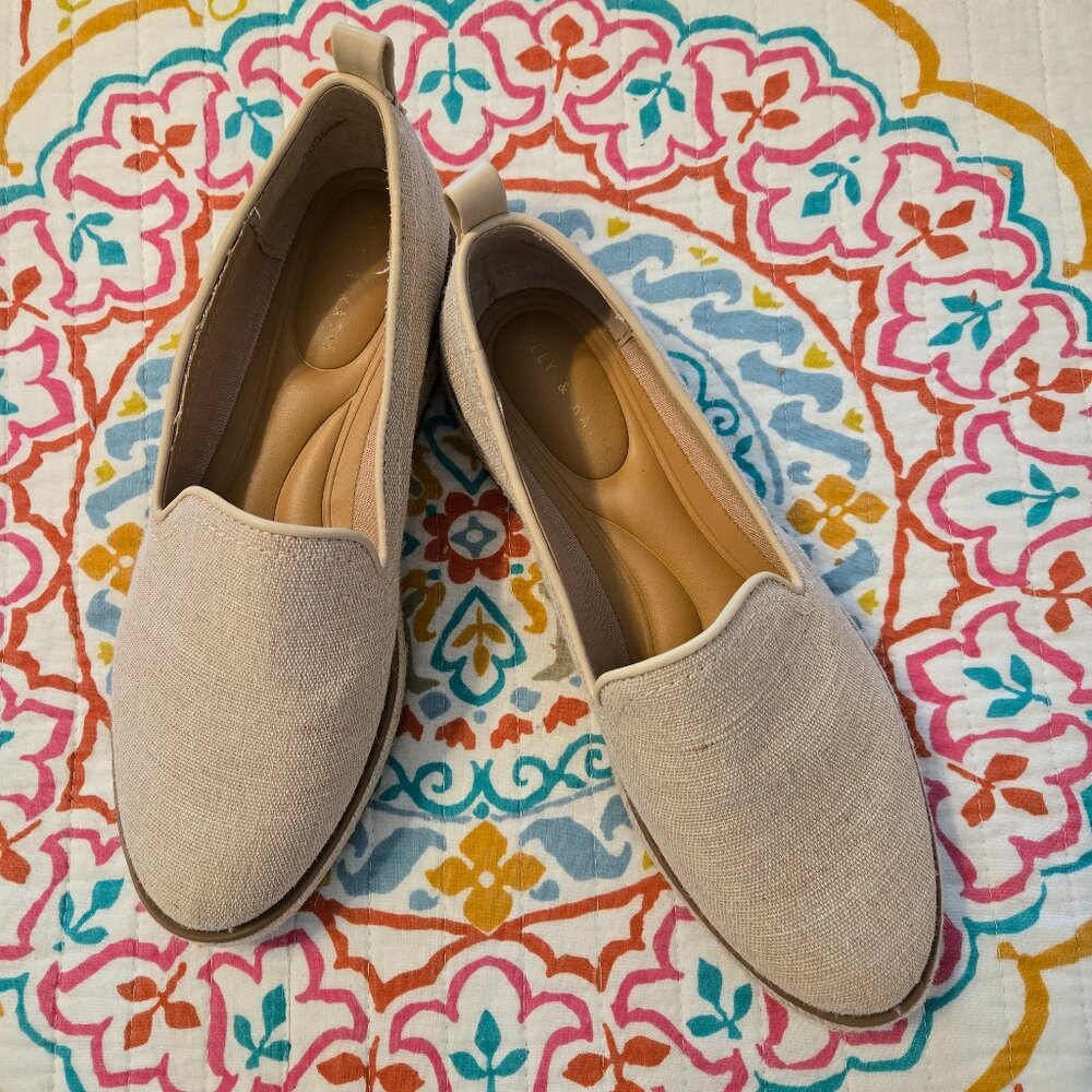 Kelly & Katie Zemi Espadrille Slip-On - NWOT